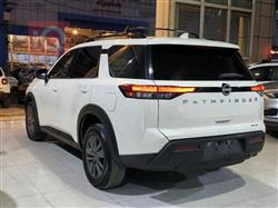 نیسان پاسفایندەر